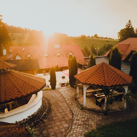 Q Resort And Spa 萨彻勒 外观 照片